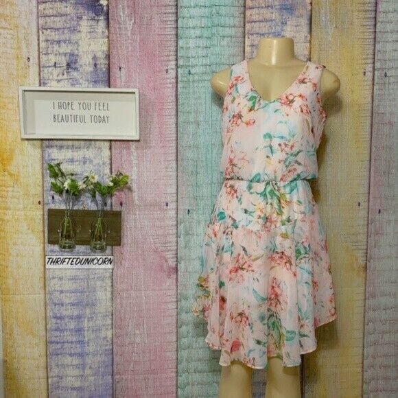 BISOU BISOU Dresses & Skirts - Bisou Bisou Sleeveless Floral Print Blouson Sz 2 White Multi Casual Pastel Dress